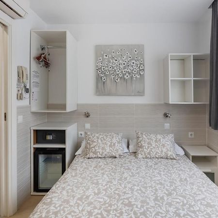 Hostal House Barcelona Bagian luar foto