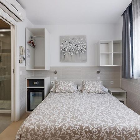 Hostal House Barcelona Bagian luar foto