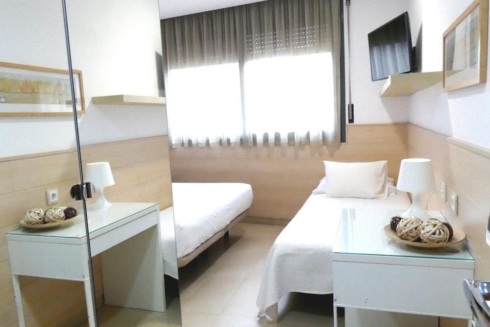 Hostal House Barcelona Bagian luar foto