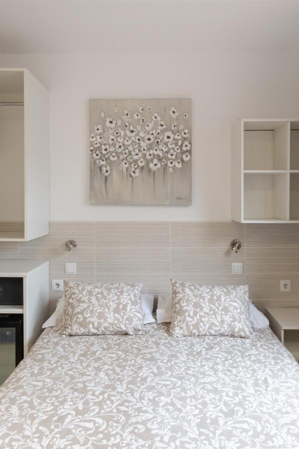 Hostal House Barcelona Bagian luar foto