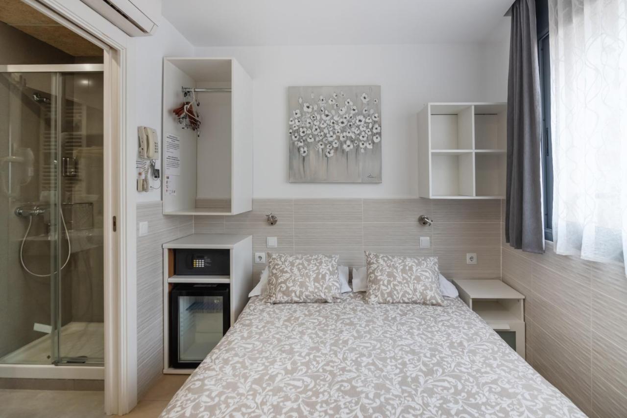 Hostal House Barcelona Bagian luar foto