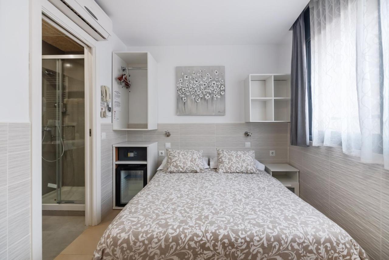 Hostal House Barcelona Bagian luar foto