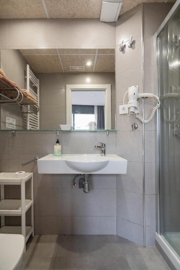 Hostal House Barcelona Bagian luar foto