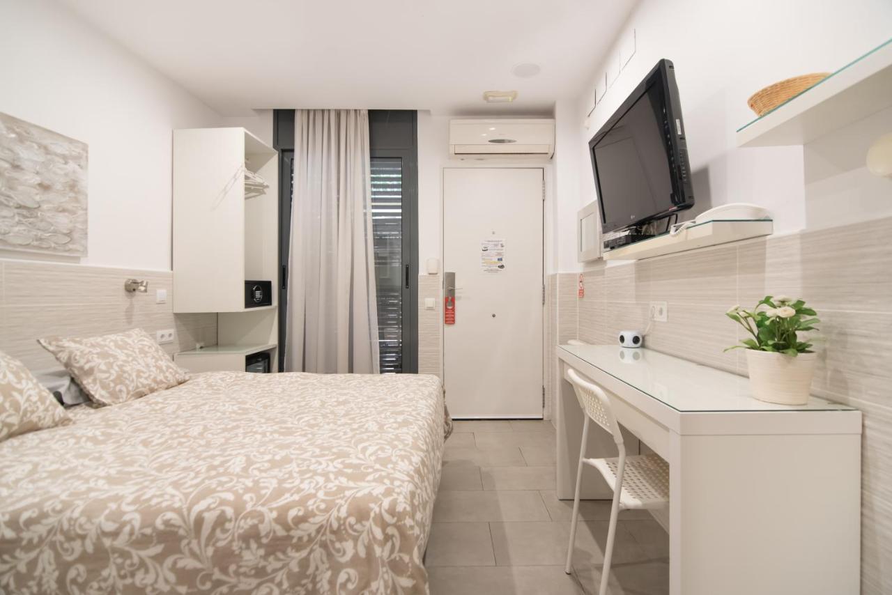 Hostal House Barcelona Bagian luar foto