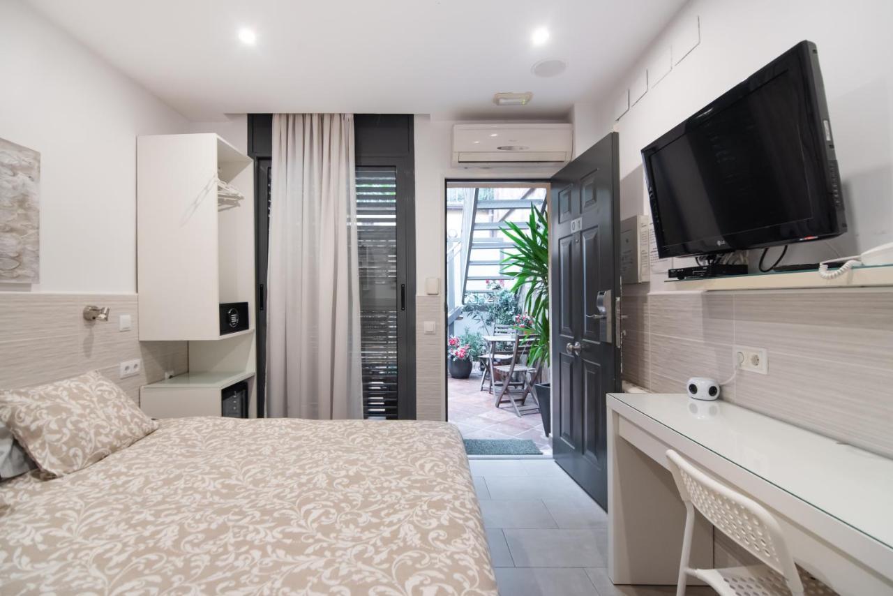 Hostal House Barcelona Bagian luar foto