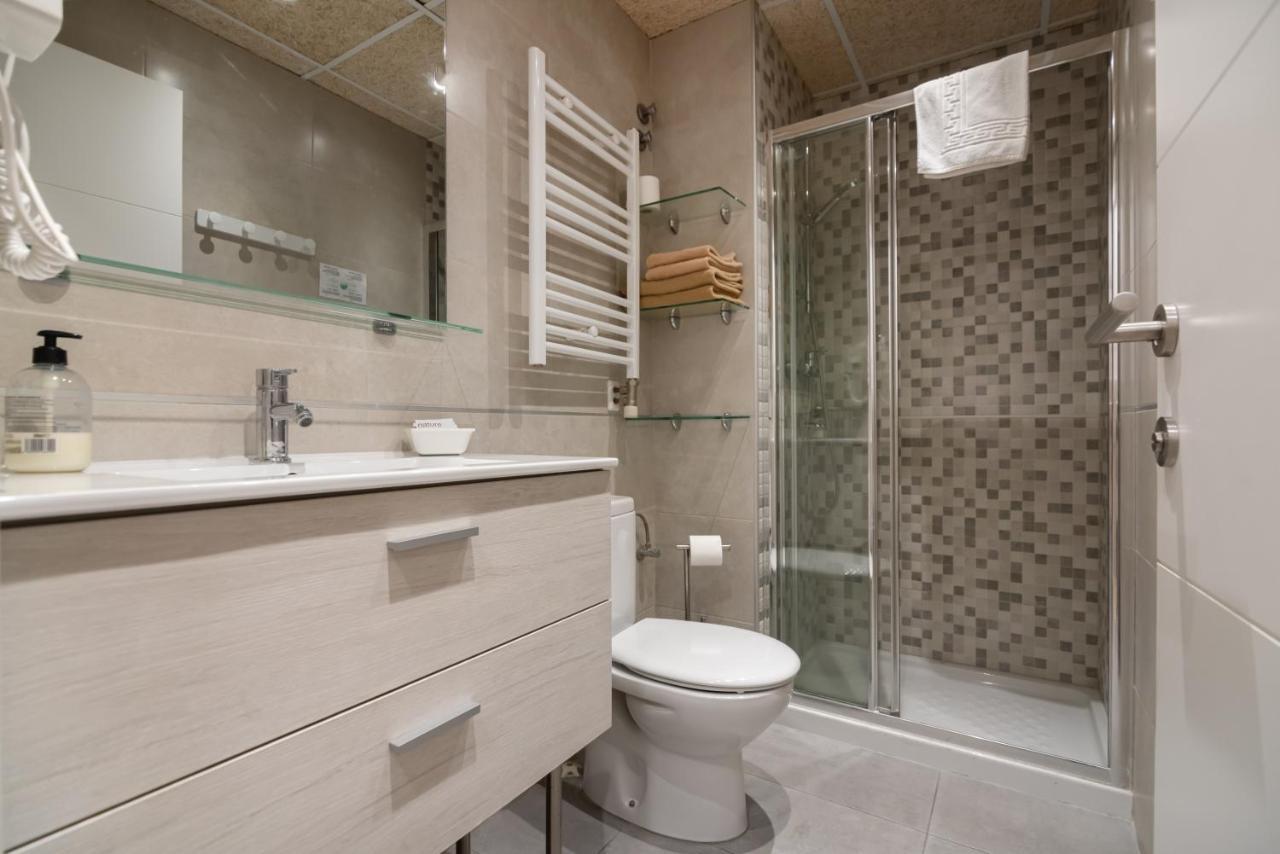 Hostal House Barcelona Bagian luar foto