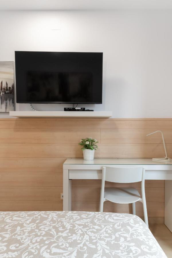 Hostal House Barcelona Bagian luar foto
