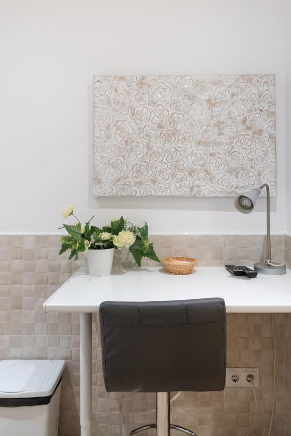 Hostal House Barcelona Bagian luar foto