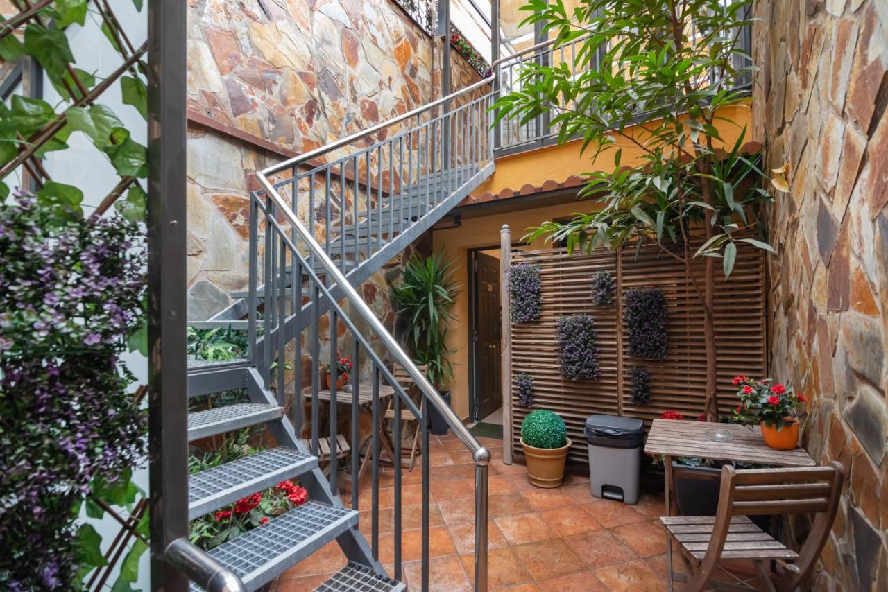 Hostal House Barcelona Bagian luar foto