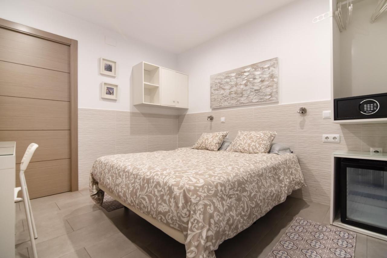 Hostal House Barcelona Bagian luar foto