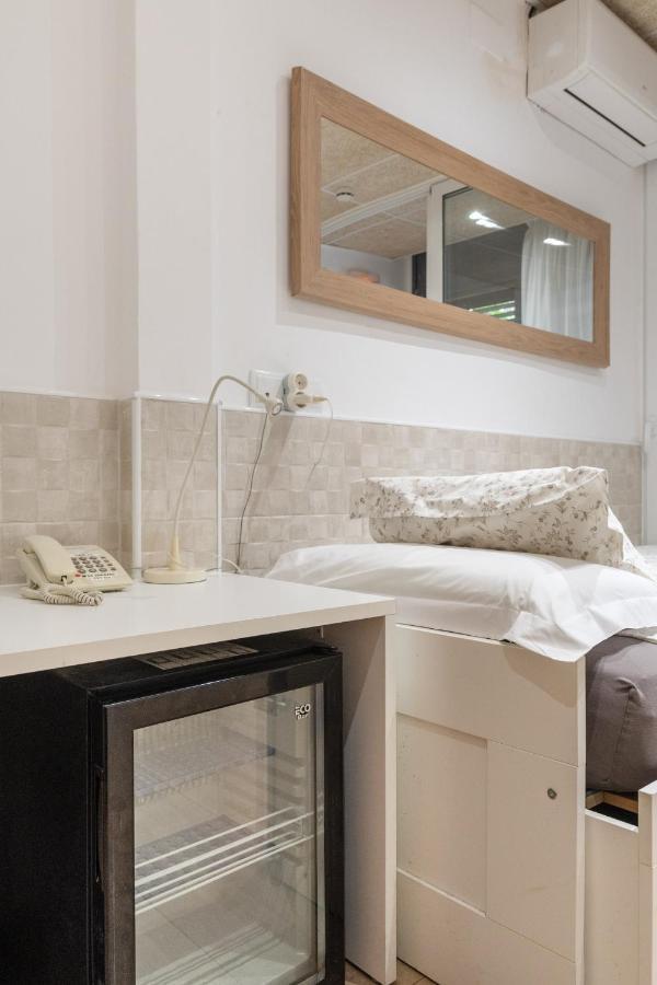 Hostal House Barcelona Bagian luar foto