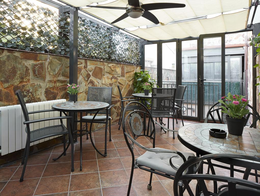 Hostal House Barcelona Bagian luar foto