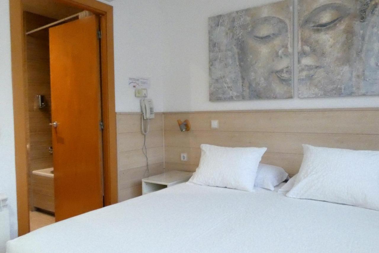 Hostal House Barcelona Bagian luar foto